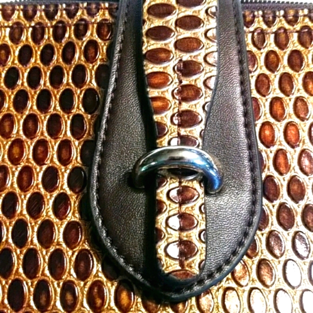 FINAL SALE*NEW* CROSSBODY BAG. - Picture 8 of 8